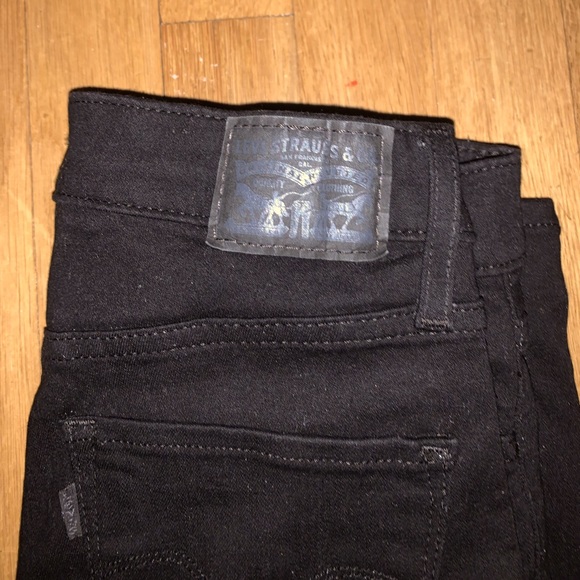 Black Levi’s Skinny Jeans 👖 - Picture 2 of 4